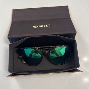 Costa Isla polarized sunglasses